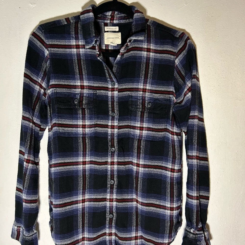 American Eagle Outfitters Black and Blue Flannel Size M